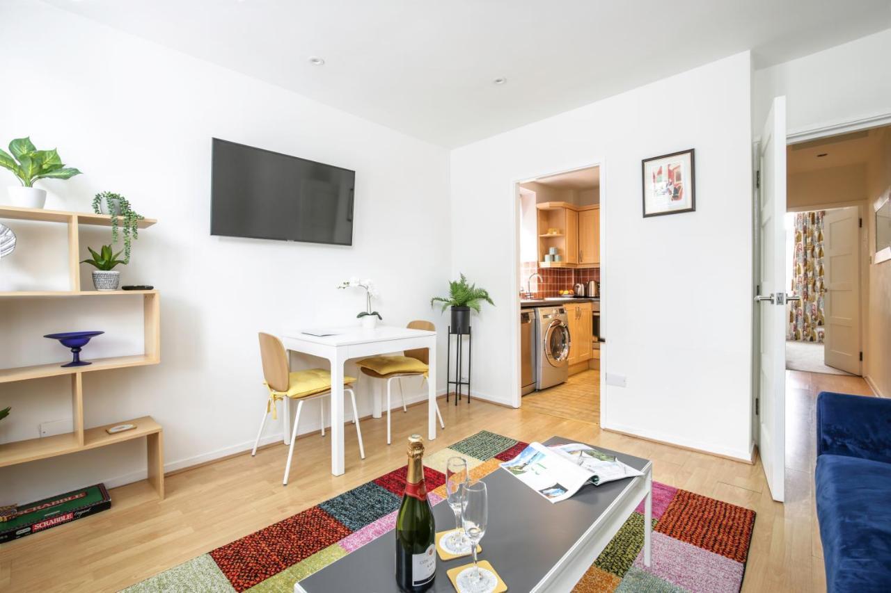 Perfect Centre Location - Historic Albion Mews Chester