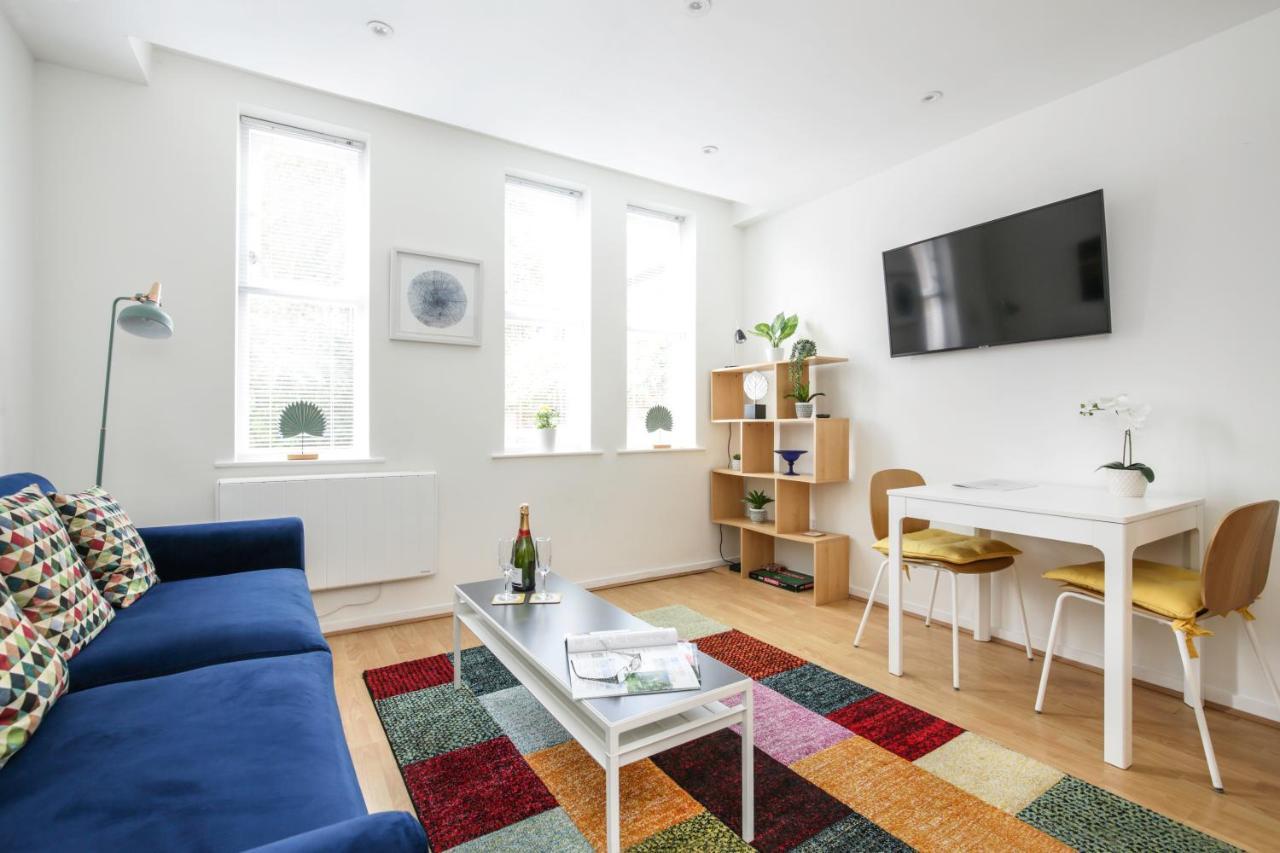 Perfect Centre Location - Historic Albion Mews